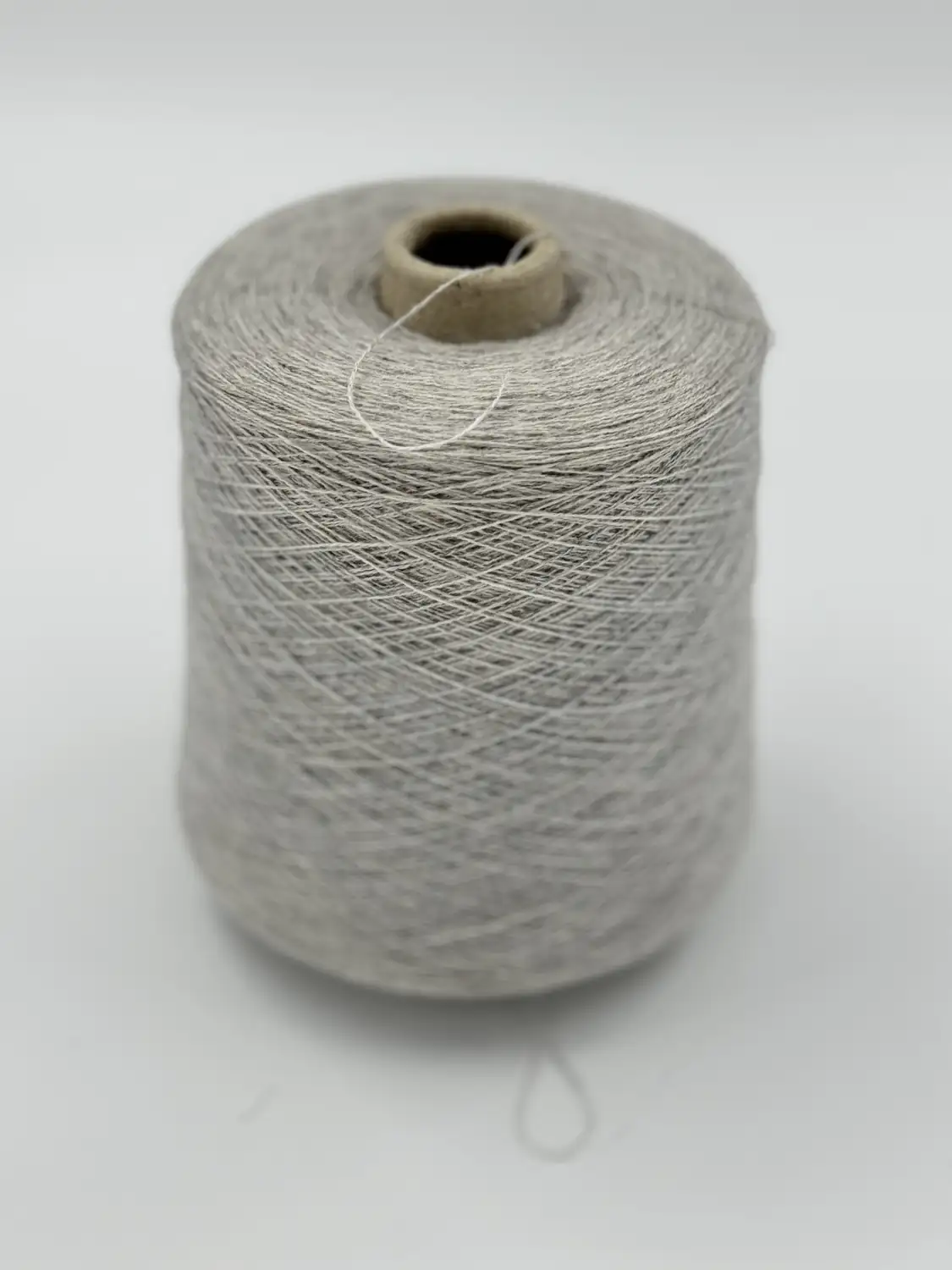 Фотография пряжи Filcom, Massimo, серый жемчужный