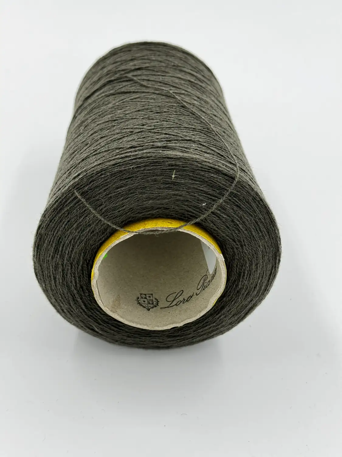 Фотография пряжи Loro Piana, 100% Кашемир, темно-серый