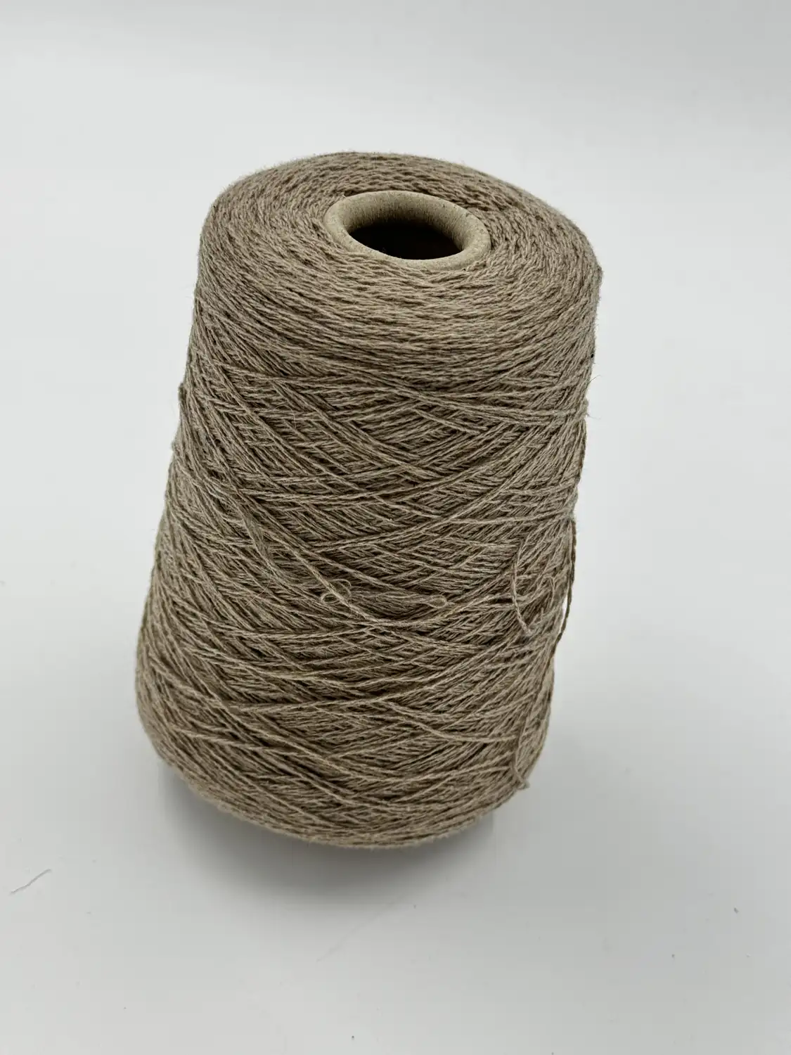 Фотография пряжи New Mill S.P.A., 100% Кашемир, тёмно-бежевый