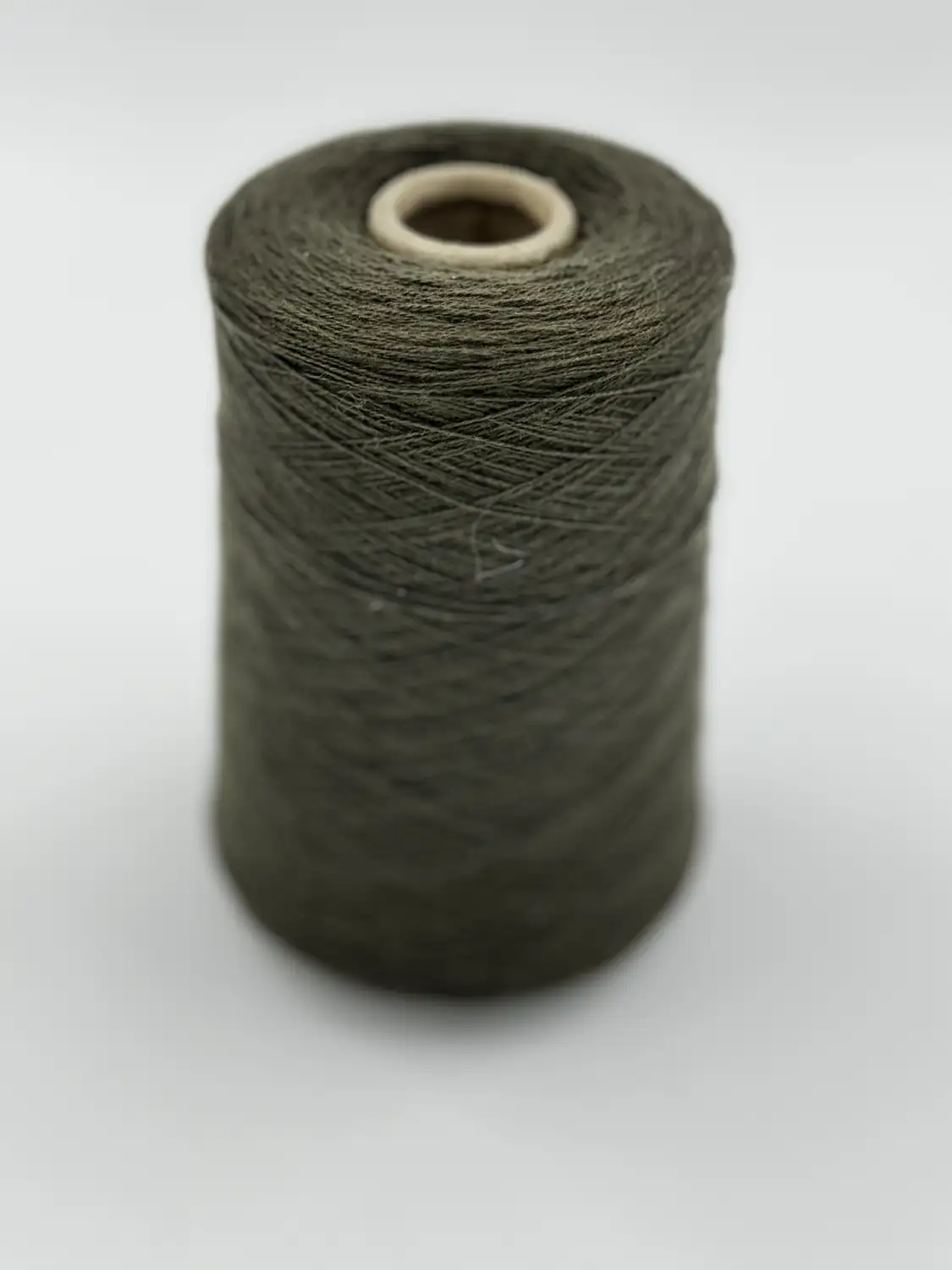 Фотография пряжи Loro Piana, 100% Кашемир, темно-коричневый